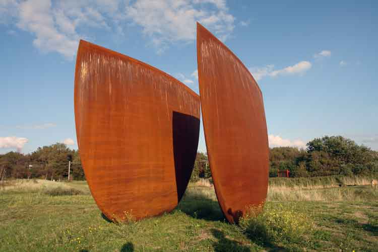 DE NOLLEN Sculpture Park in North-Holland.
